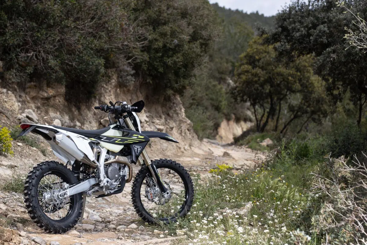 TEST: Abbiamo provato le primissime Triumph da ENDURO: vanno bene come le gemelle da MX!? (6)