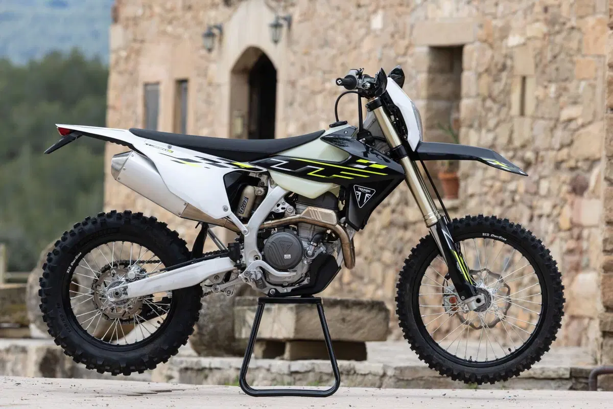 TEST: Abbiamo provato le primissime Triumph da ENDURO: vanno bene come le gemelle da MX!? (7)