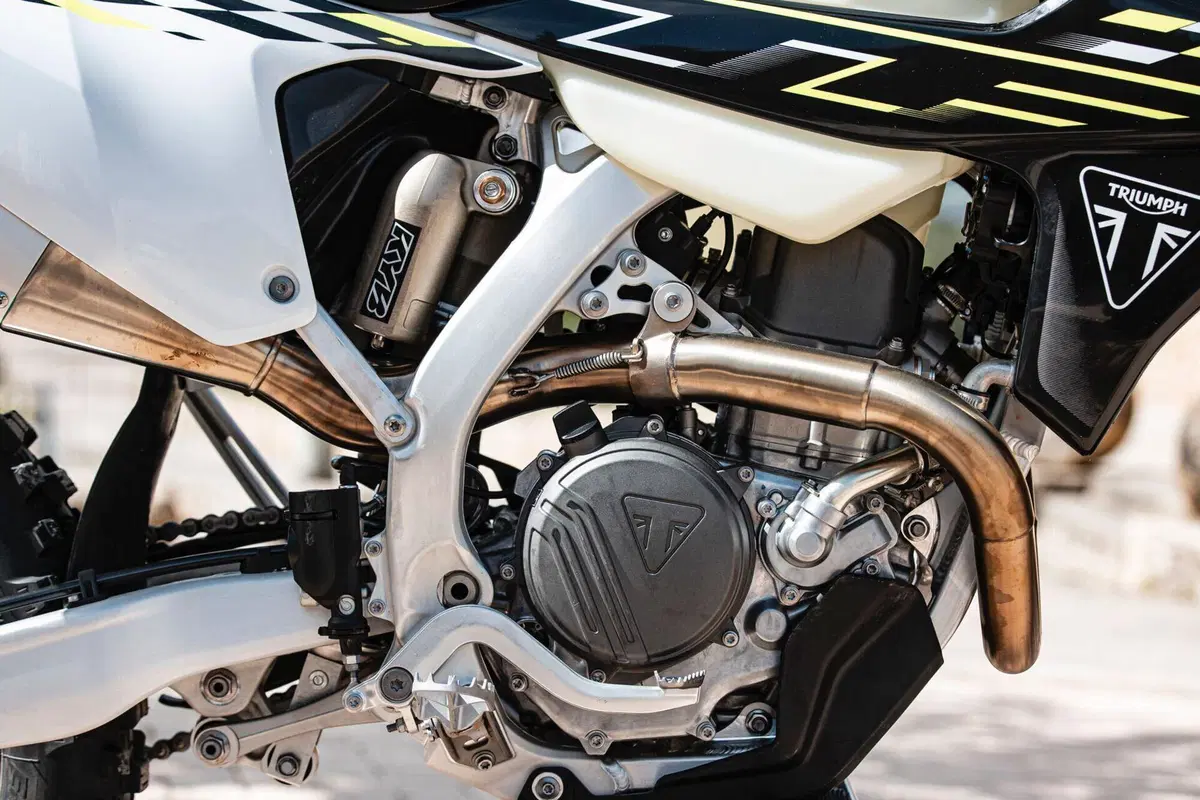 TEST: Abbiamo provato le primissime Triumph da ENDURO: vanno bene come le gemelle da MX!? (9)