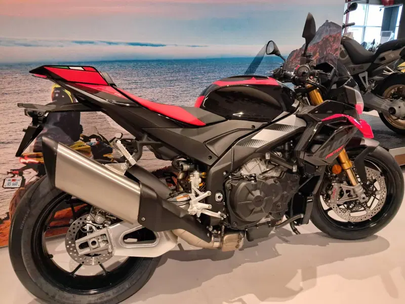 Aprilia Tuono V4 Factory (2025 - 26) (3)