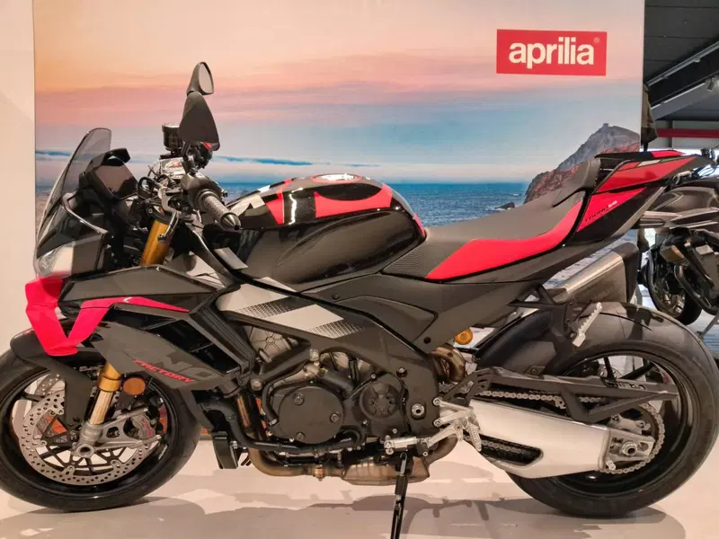 Aprilia Tuono V4 Factory (2025 - 26) (7)