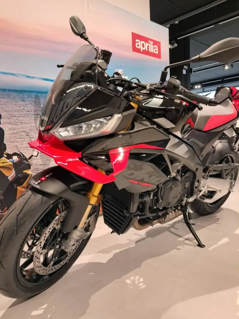 Aprilia Tuono V4 Factory (2025 - 26) (9)