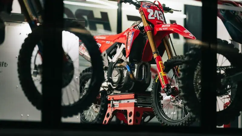 MXGP25 #7 Portogallo. Intro. Gajser OUT, Guadagnini IN 