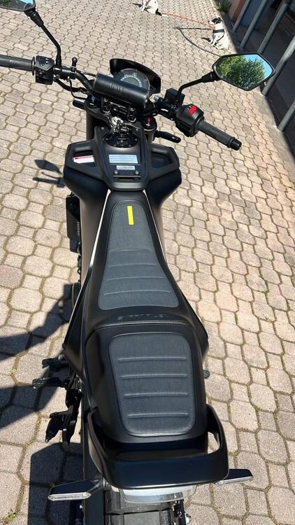 Husqvarna Svartpilen 401 (2021 - 23) (5)