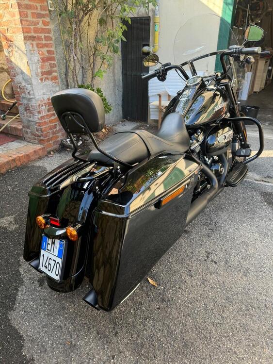 Harley-Davidson 107 Road King Special (2017 - 18) - FLHRXS (2)