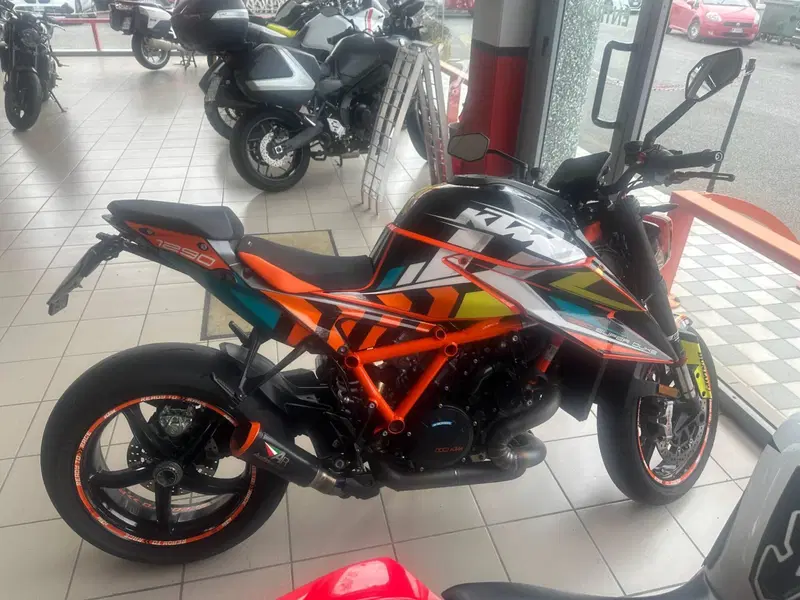 KTM 1290 Super Duke R (2020) (3)