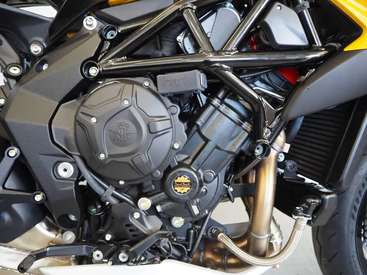 MV Agusta Dragster 800 RR SCS (2021 - 25) (2)