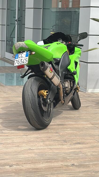 Kawasaki Ninja 1000 ZX-10R (2004 - 05) (2)