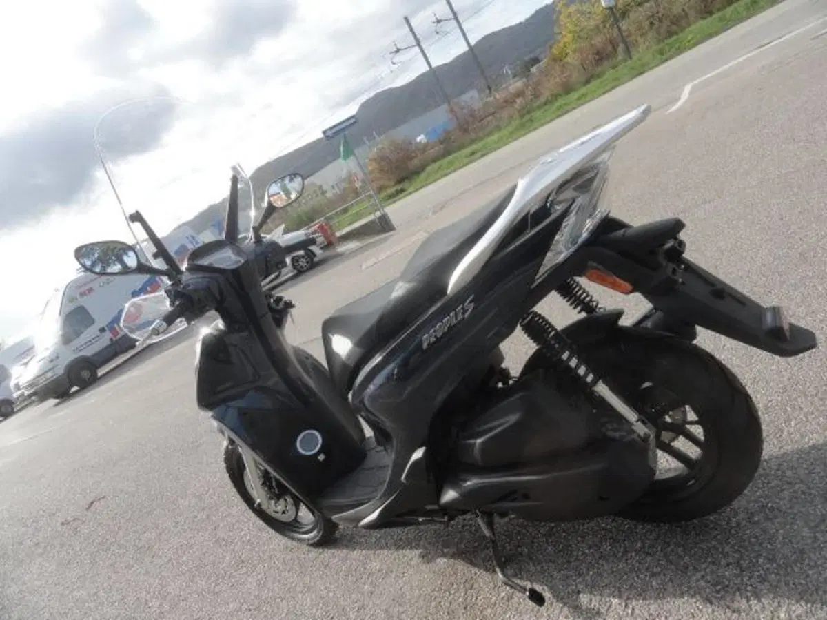 Kymco People 125i S (2021 - 25) (6)
