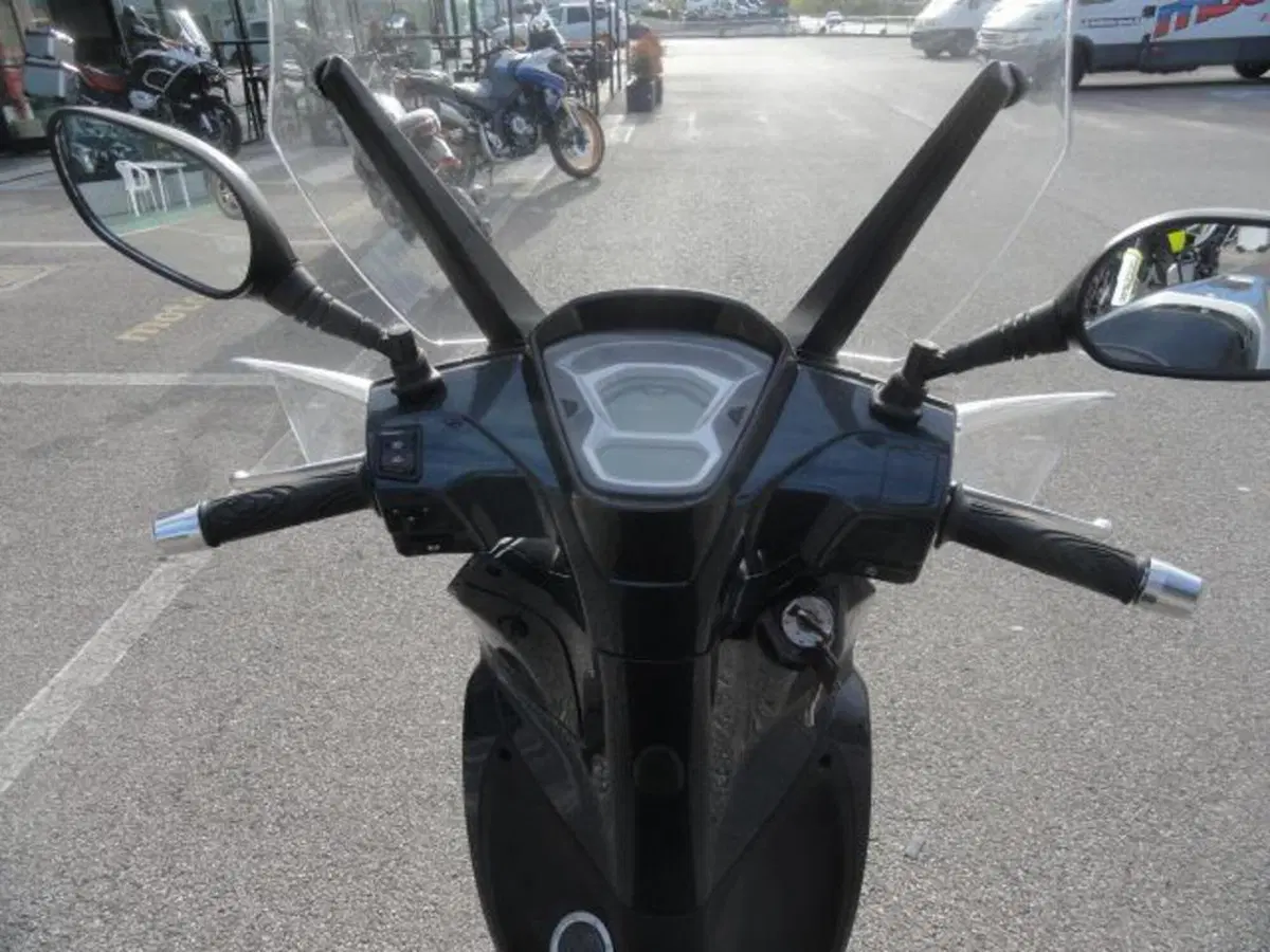 Kymco People 125i S (2021 - 25) (11)