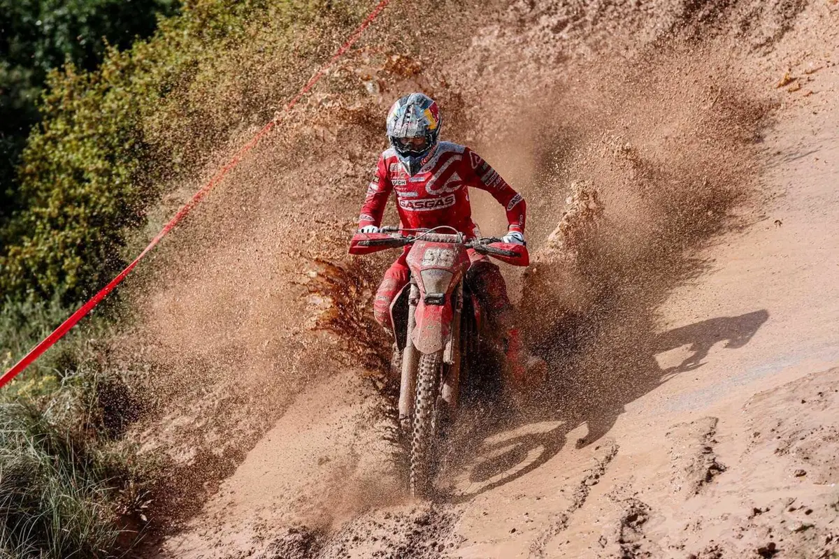 EnduroGP25 #2 Spagna D2. Andrea Verona, GasGas, scatena l’inferno di Oliana 