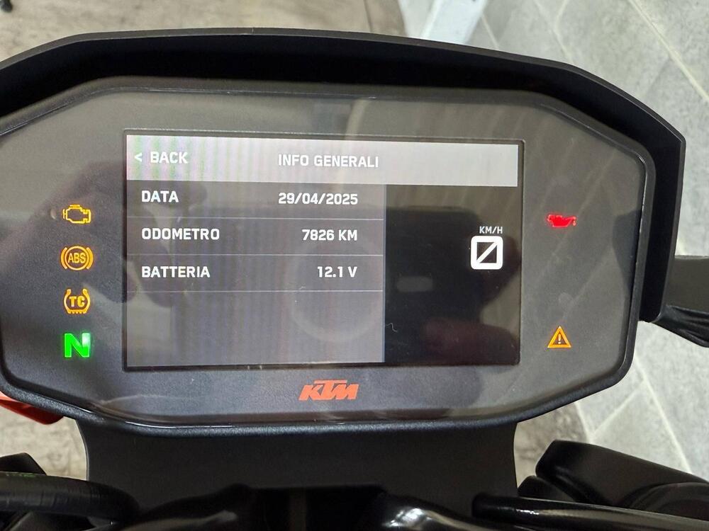 KTM 890 Duke (2021 - 23) (4)