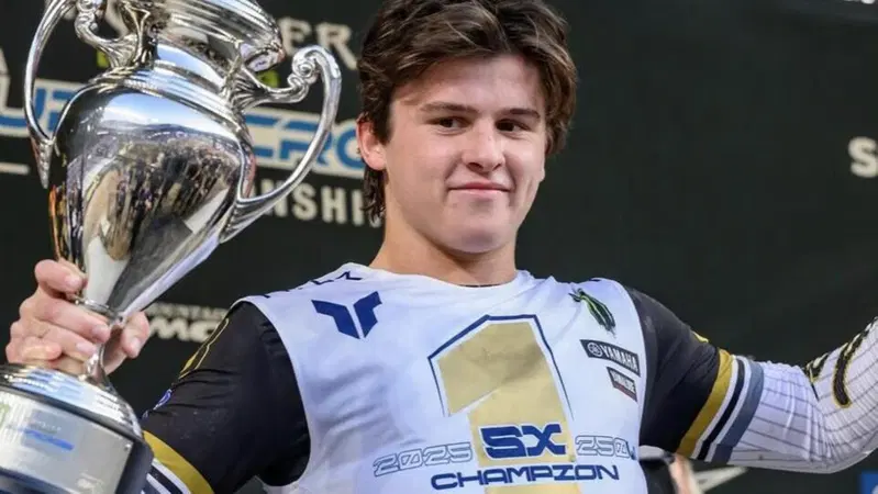 Deegan &egrave; campione SX Lites costa ovest 2025... ma arriva la sanzione dell'AMA