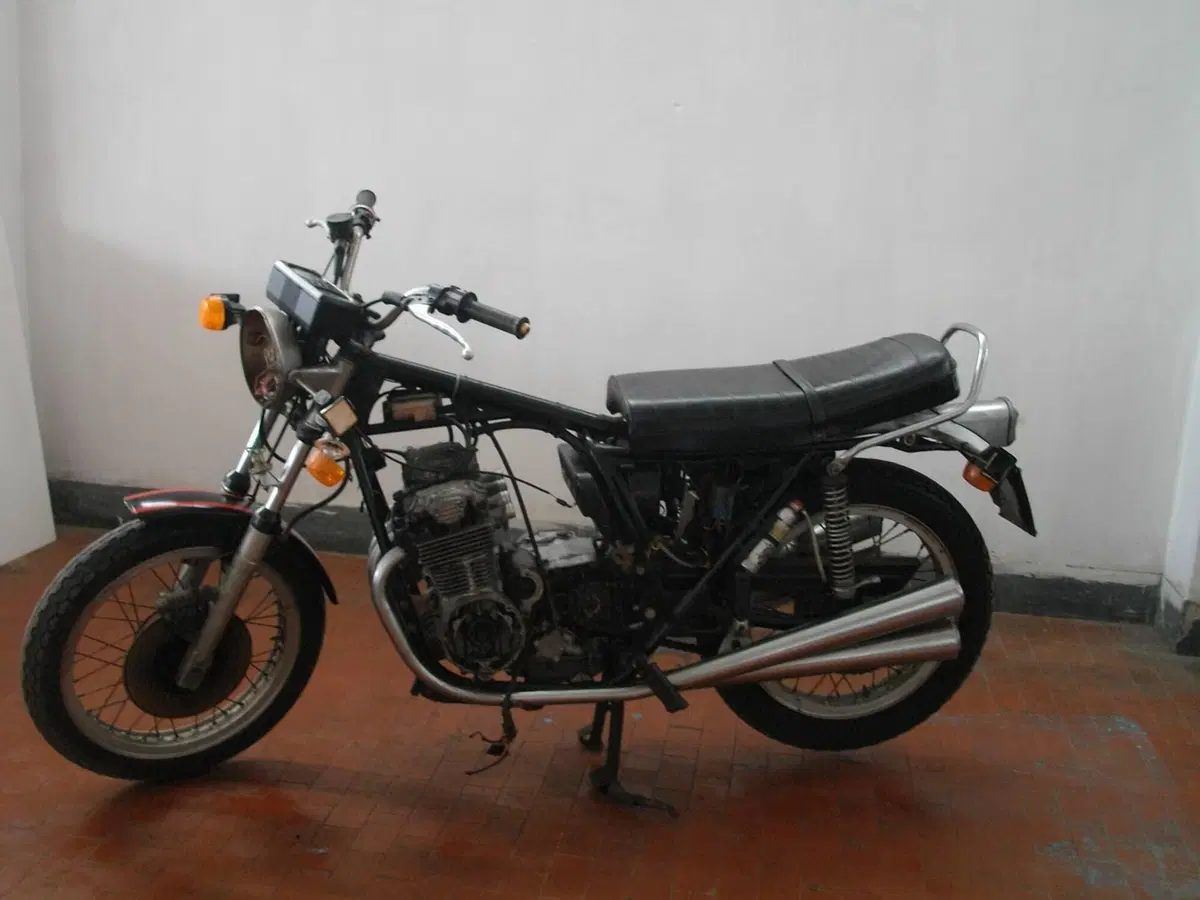 Moto Guzzi GT 4 CILINDRI  (2)