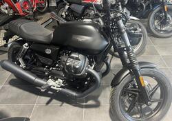Moto Guzzi V7 Stone (2025) usata