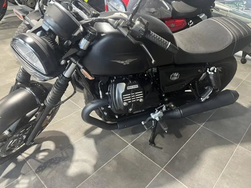 Moto Guzzi V7 Stone (2025 - 26) (3)