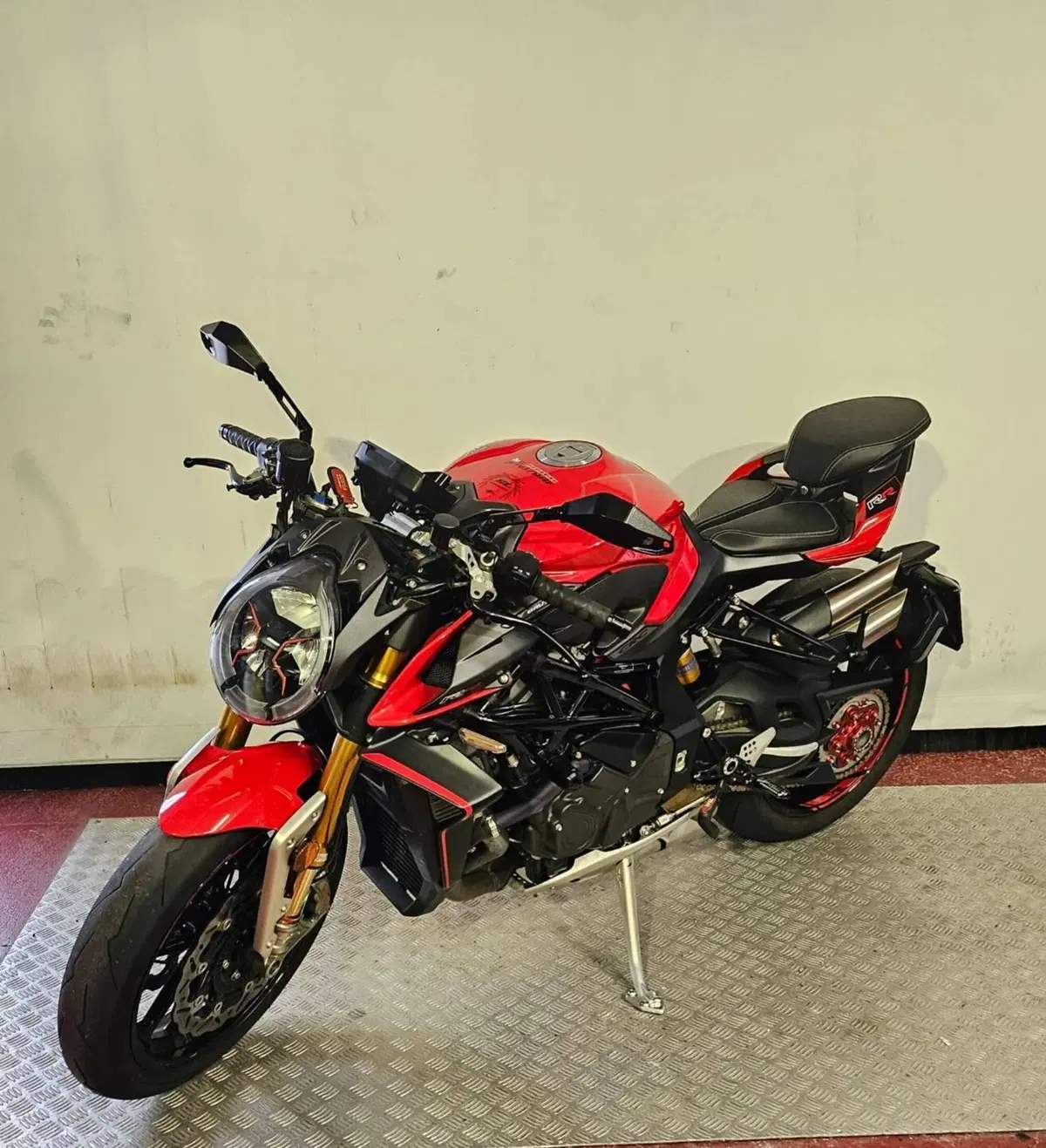 MV Agusta Brutale 1000 RR (2021 - 25) (2)