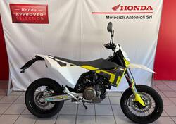 Husqvarna 701 Supermoto (2021) usata