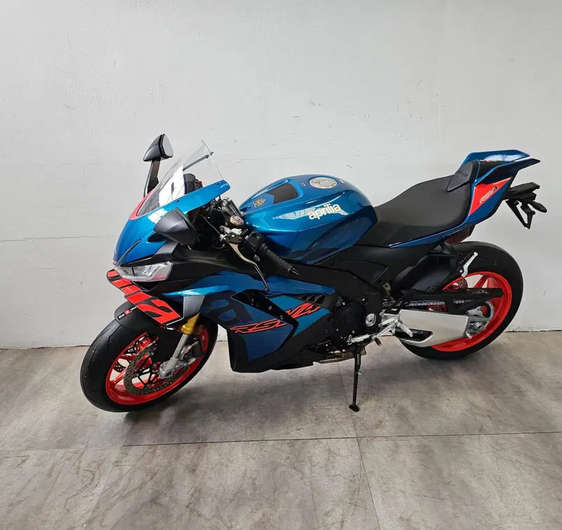 Aprilia RSV4 1100 (2025 - 26) (2)