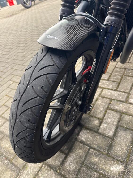 Moto Guzzi V7 III Carbon (2018 - 20) (4)
