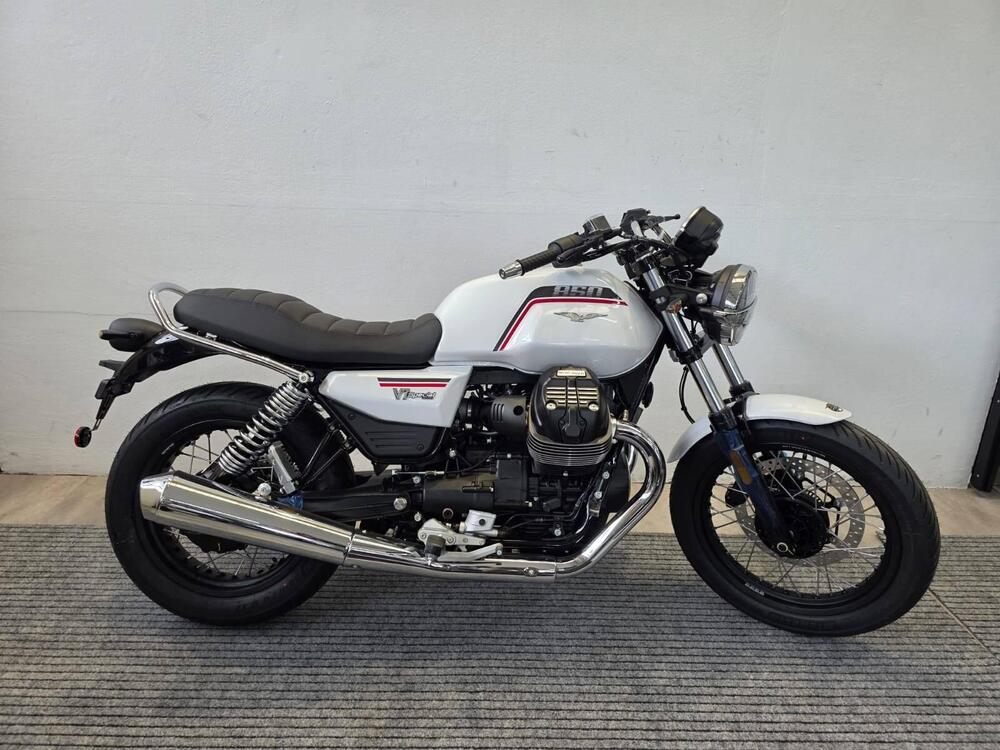 Moto Guzzi V7 Special (2025)