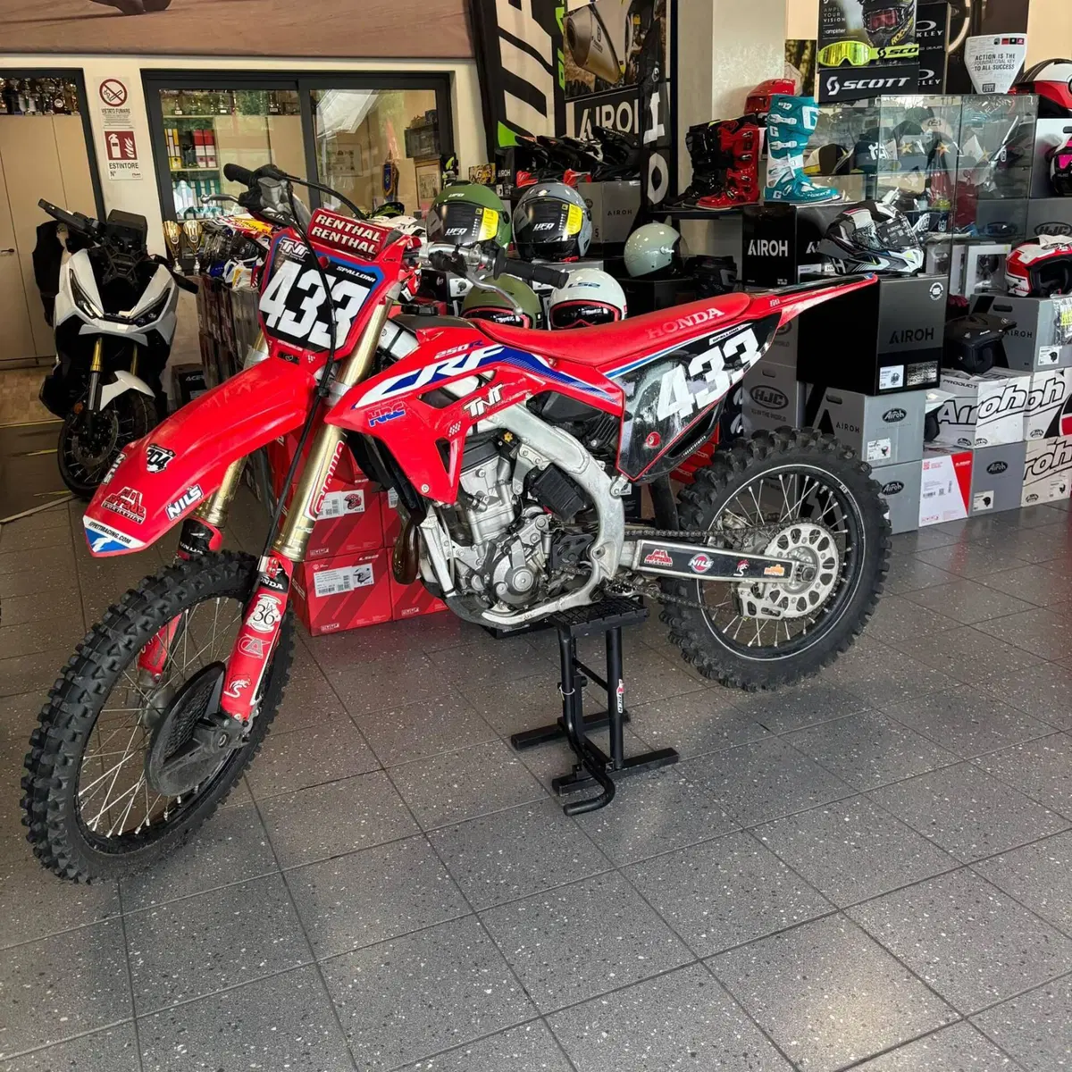 Honda CRF 250R (2022) (2)