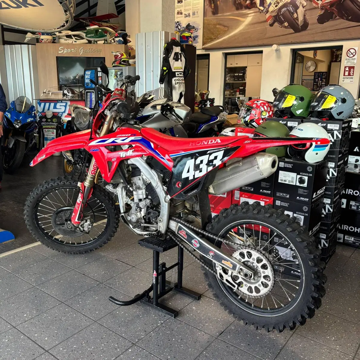 Honda CRF 250R (2022) (4)