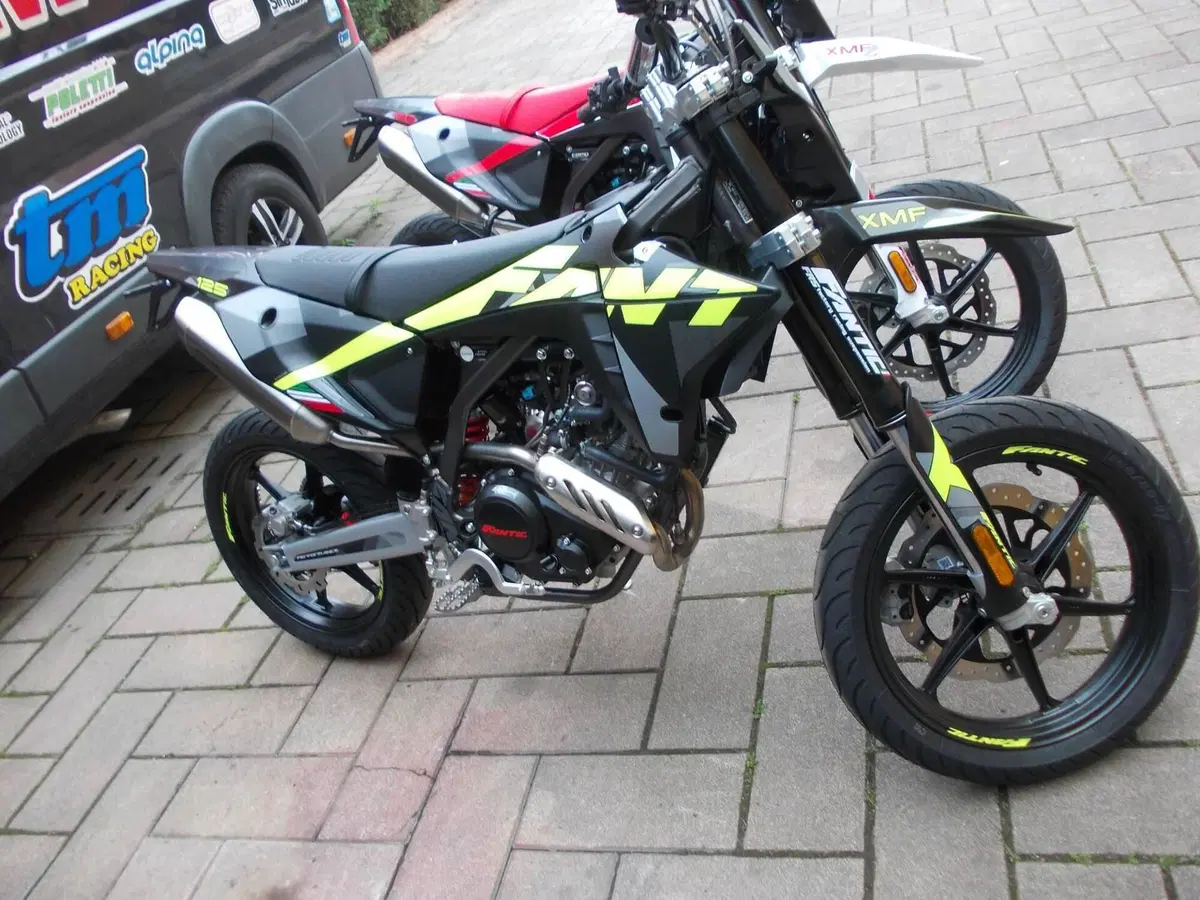Fantic Motor Motard 125 Performance 4t (2020) (3)