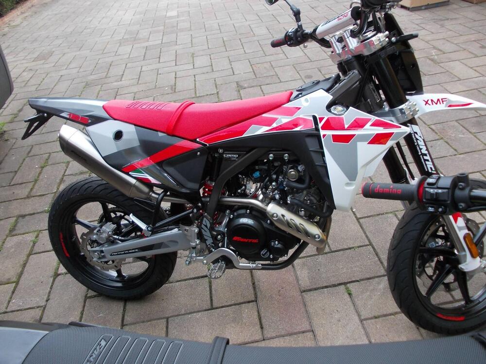 Fantic Motor Motard 125 Performance 4t (2020) (4)