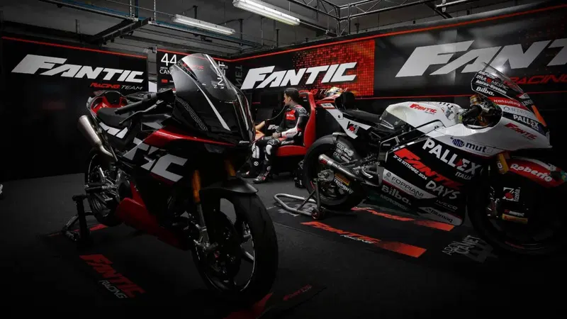 Fantic Motor Motard 125 Performance 4t (2020) (5)