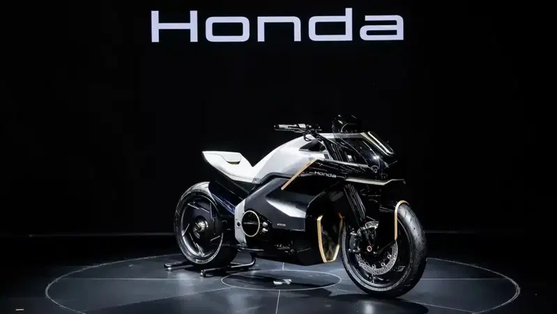 Honda presenta al Salone di Pechino la naked elettrica del futuro