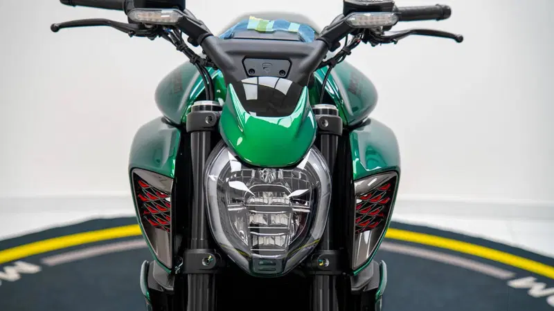 Ducati Diavel for Bentley (2024) (10)