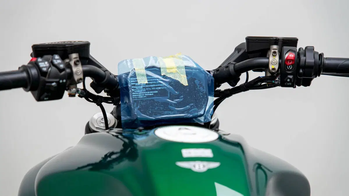 Ducati Diavel for Bentley (2024) (17)