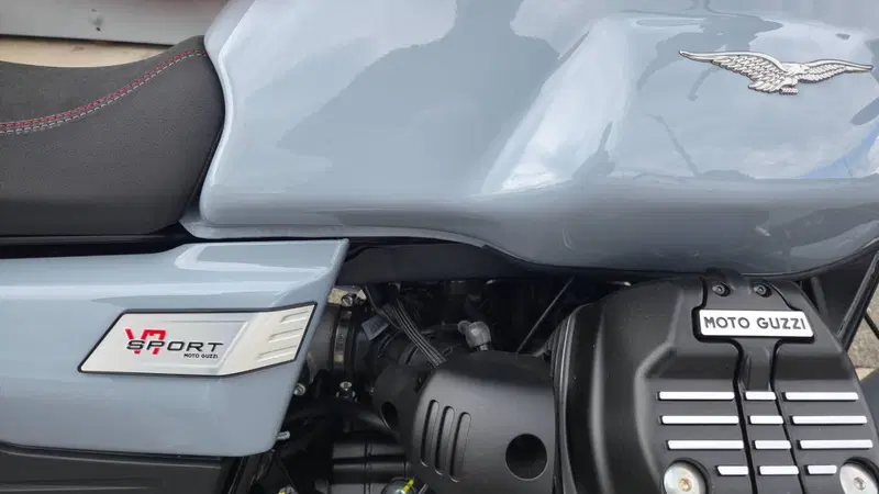Moto Guzzi V7 Sport (2025 - 26) (8)