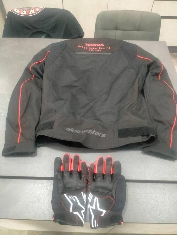 Giacca e guanti alpinestars