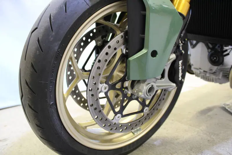 Moto Guzzi V100 Mandello S (2022 - 24) (14)