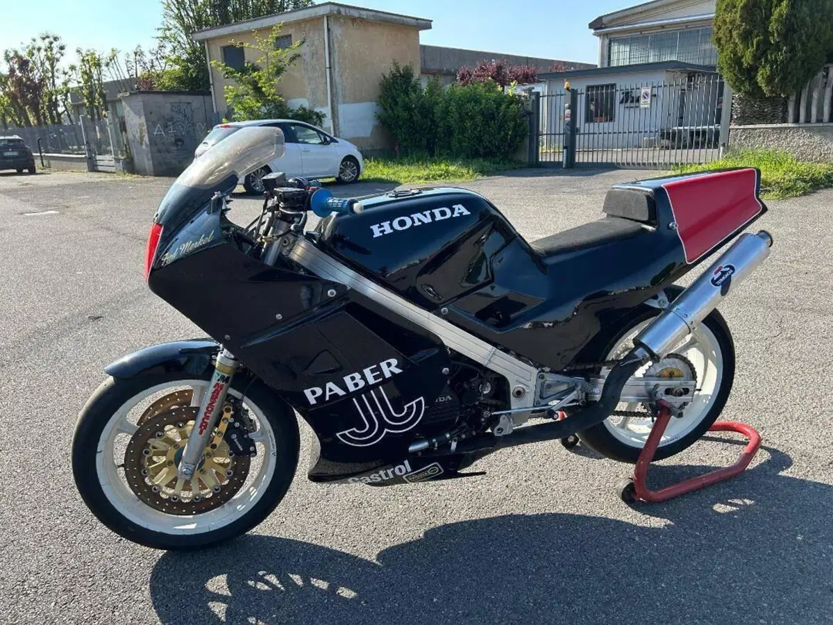 Honda VFR 750 F (1986 - 87) (2)