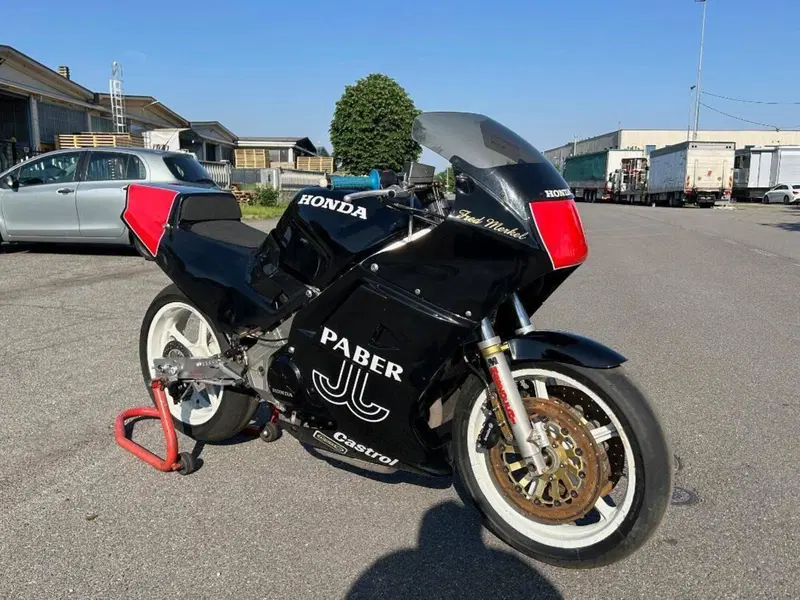 Honda VFR 750 F (1986 - 87) (5)