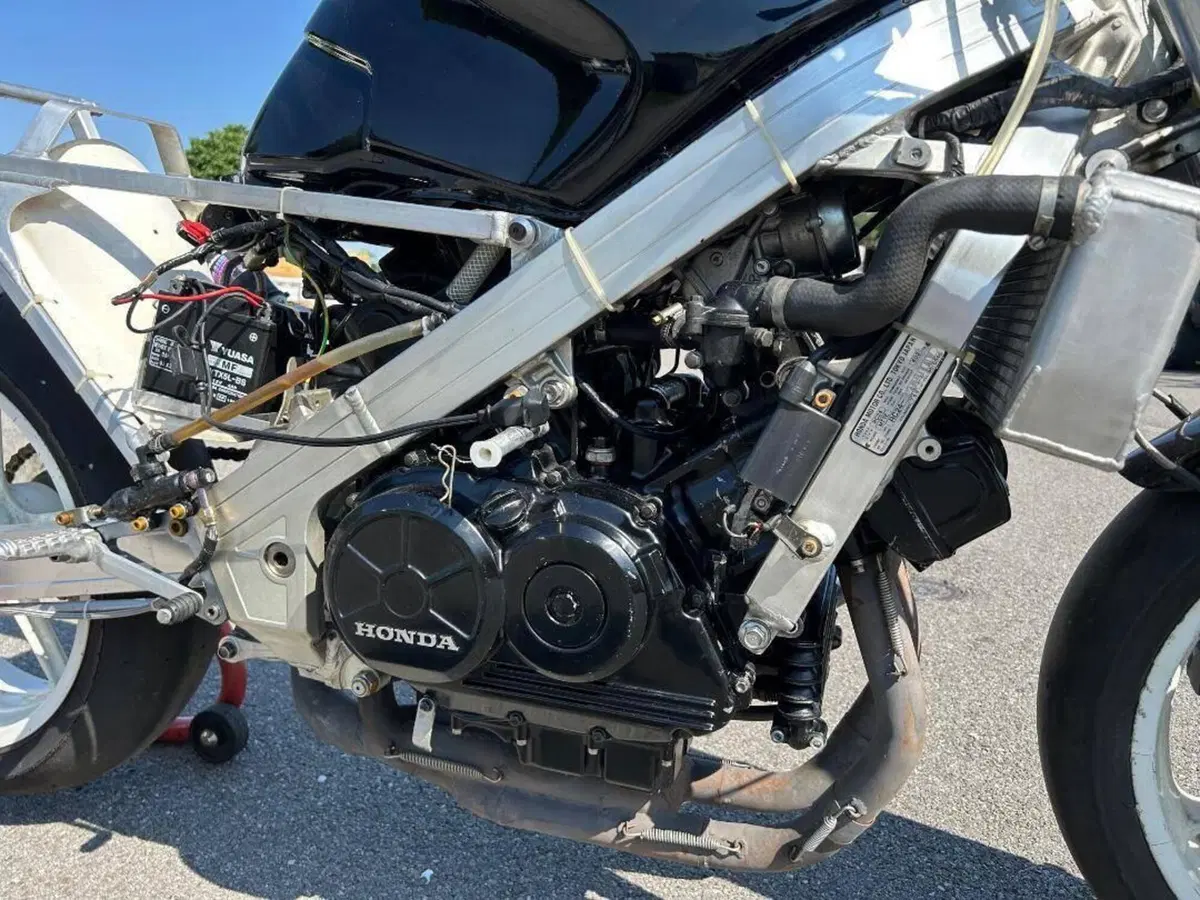 Honda VFR 750 F (1986 - 87) (11)