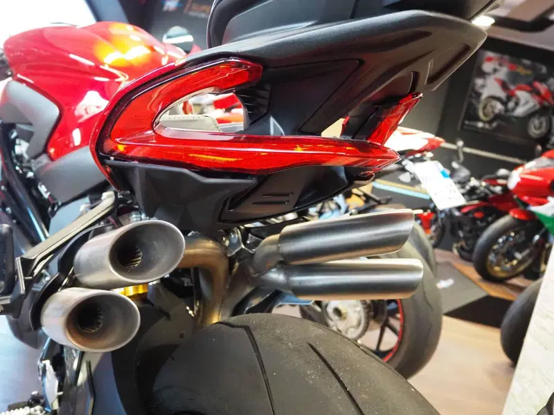 MV Agusta Brutale 1000 RR (2021 - 25) (10)