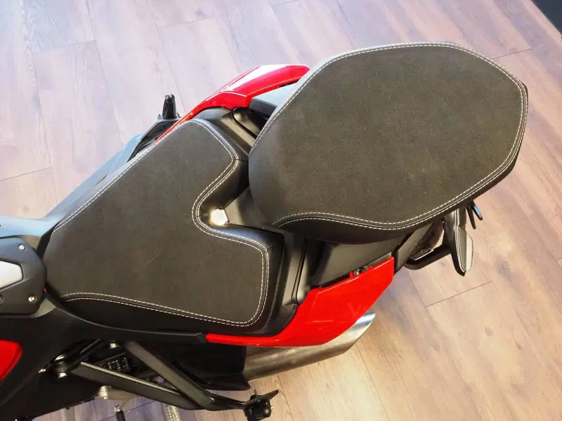 MV Agusta Brutale 1000 RS (2022 - 26) (8)
