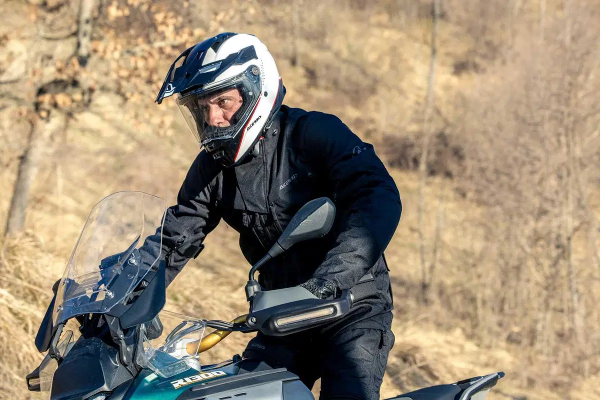 Nuovi caschi Acerbis Attack e Assault (9)