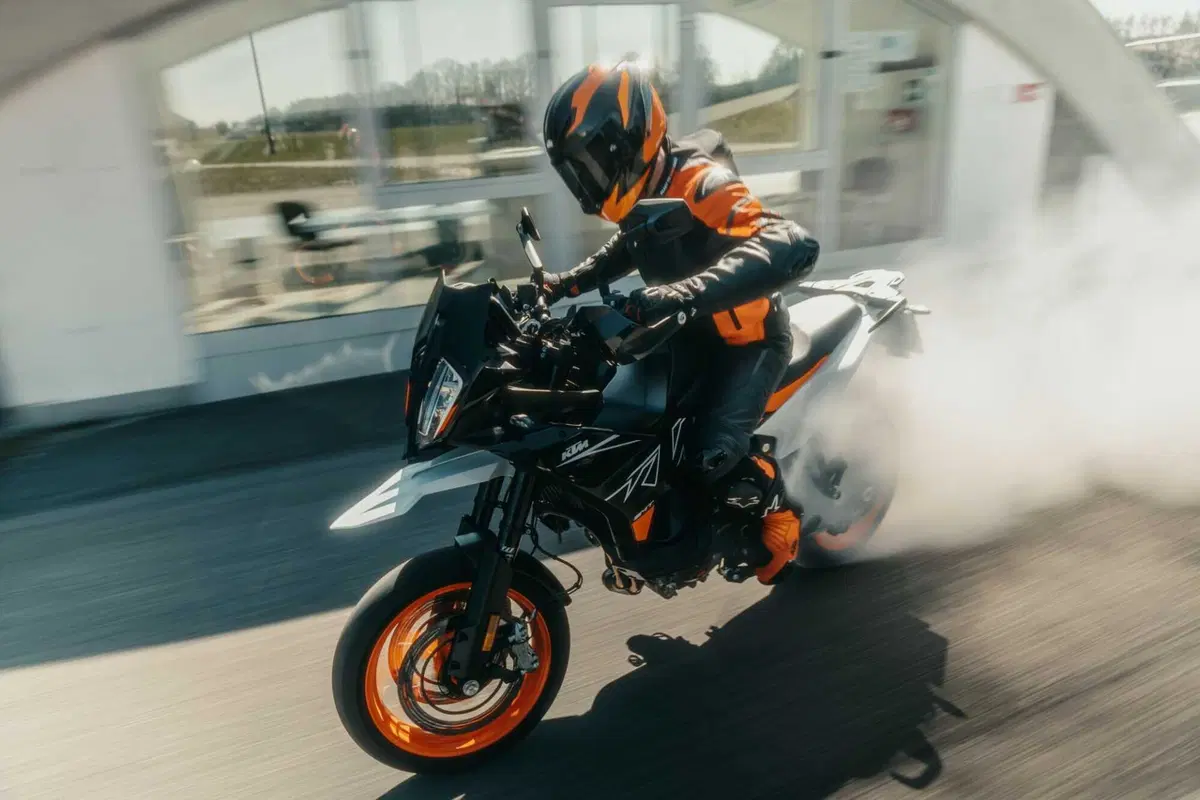 PowerWear Street, la linea di abbigliamento tecnico firmata KTM (2)