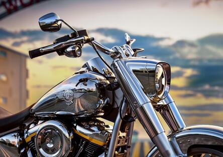  Harley-Davidson svela a Port Grimaud la nuova Fat Boy Gray Ghost in edizione limitata