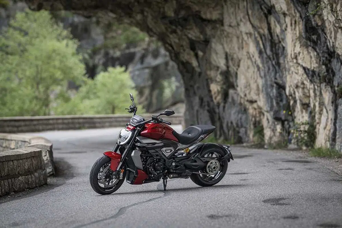 La cruiser da MotoGP! Abbiamo guidato la nuova Ducati XDiavel V4 [VIDEO]