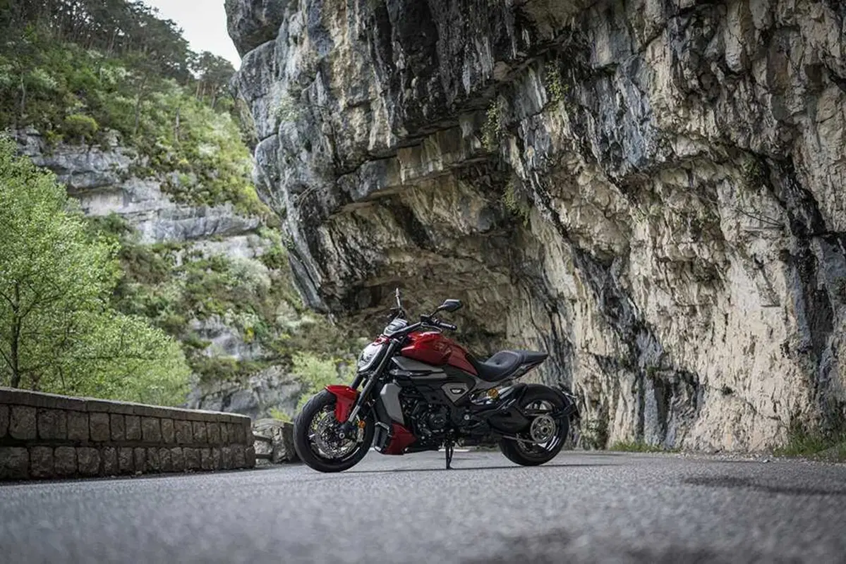 La cruiser da MotoGP! Abbiamo guidato la nuova Ducati XDiavel V4 [VIDEO] (11)