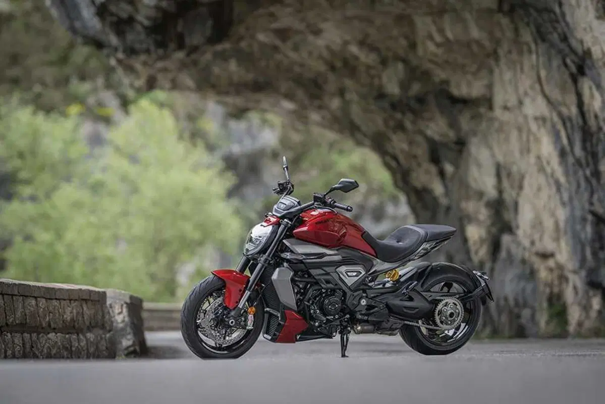 La cruiser da MotoGP! Abbiamo guidato la nuova Ducati XDiavel V4 [VIDEO] (12)
