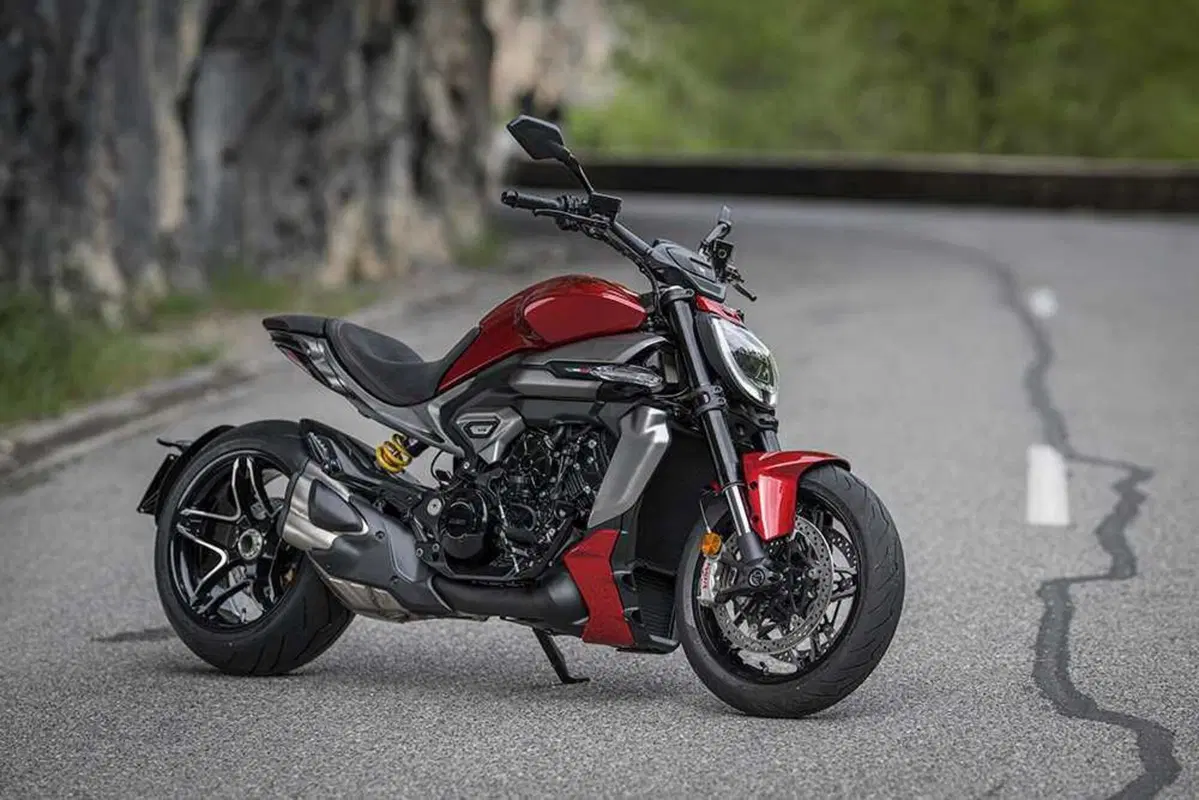 La cruiser da MotoGP! Abbiamo guidato la nuova Ducati XDiavel V4 [VIDEO] (27)