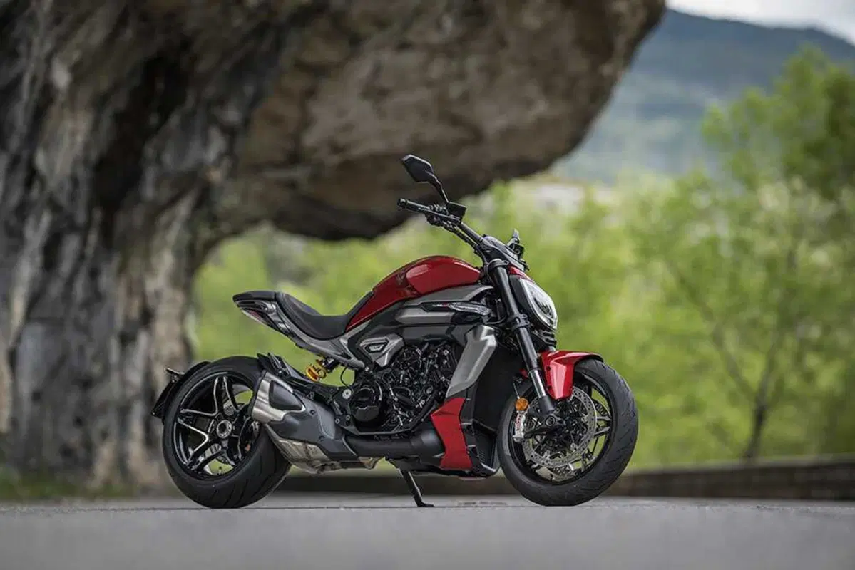 La cruiser da MotoGP! Abbiamo guidato la nuova Ducati XDiavel V4 [VIDEO] (30)