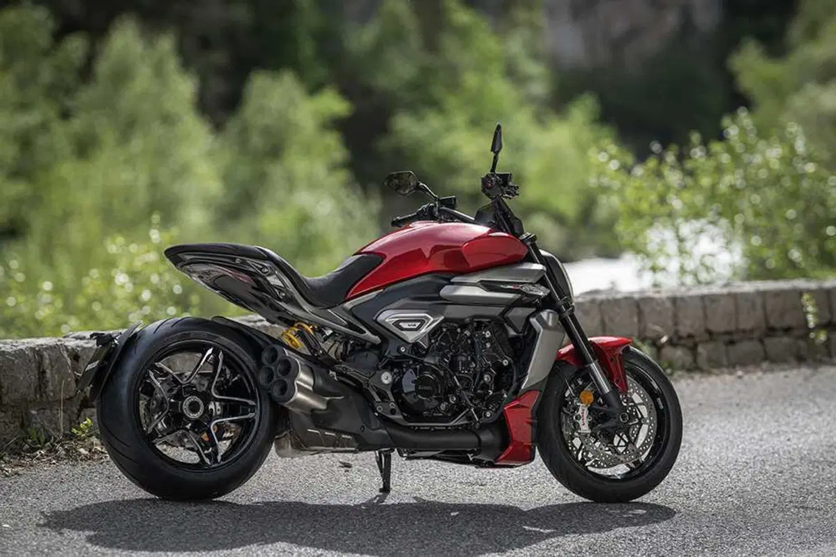 La cruiser da MotoGP! Abbiamo guidato la nuova Ducati XDiavel V4 [VIDEO] (33)